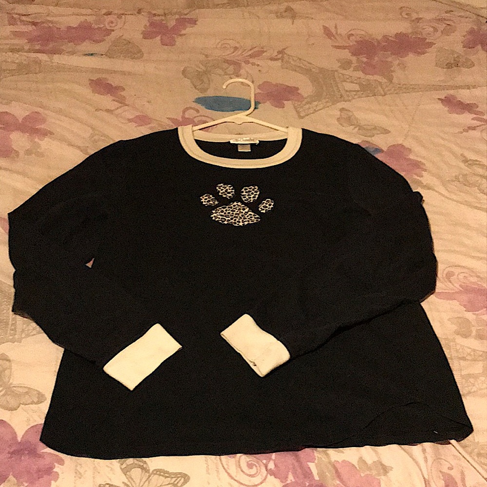 Selling a beautiful black top with a dog paw